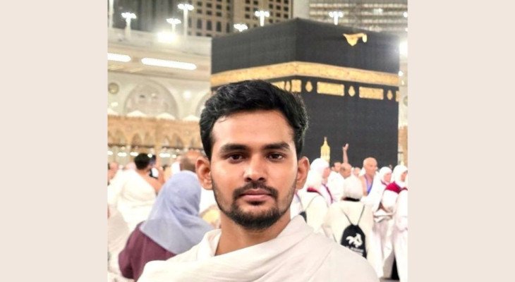 ওমরাহ করলেন আসিফ মাহমুদ
